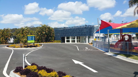 Alex Beach Cabins And Tourist Park - Swimm 20