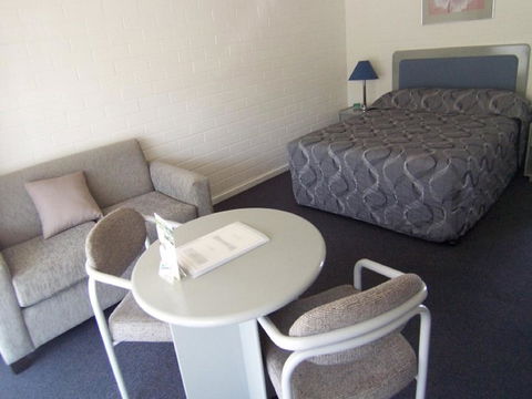 Dalby Manor Motor Inn - Renee 33