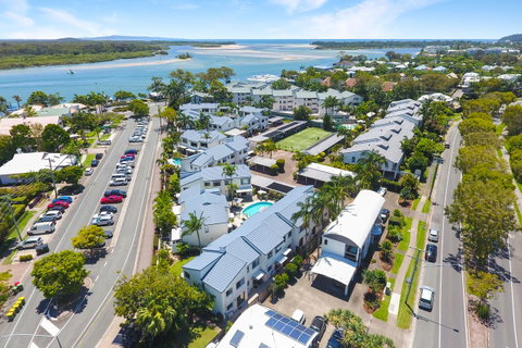 Noosa Place Resort - Internet Find 26