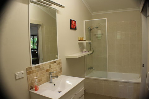 Boutique Bungalows - Internet Find 32