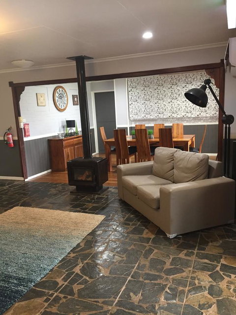 Malanda Manor Guesthouse - Renee 21