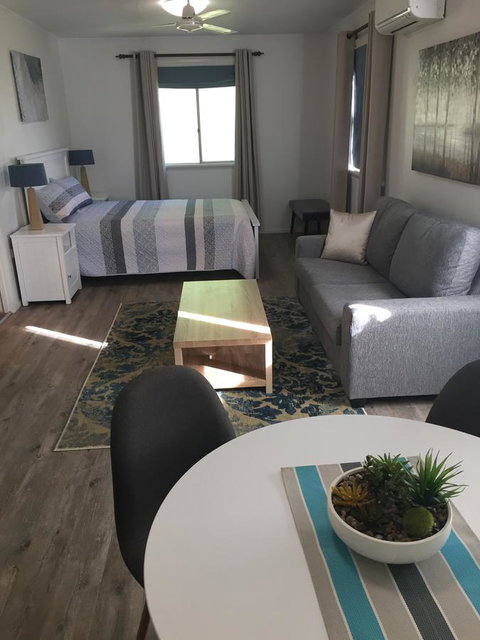 Malanda Manor Guesthouse - Renee 10