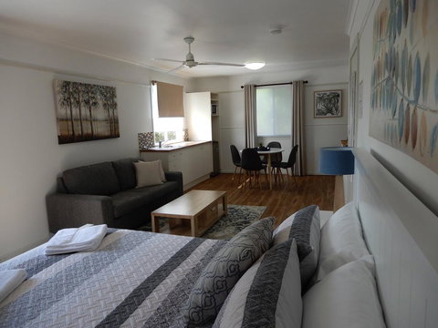 Malanda Manor Guesthouse - Renee 19