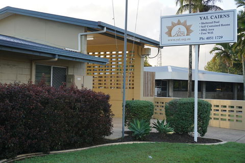 YAL Cairns - A Motel That Makes A Difference - Petrol Stations 37