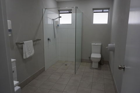 YAL Cairns - A Motel That Makes A Difference - Petrol Stations 2