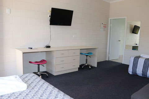 YAL Cairns - A Motel That Makes A Difference - Petrol Stations 21