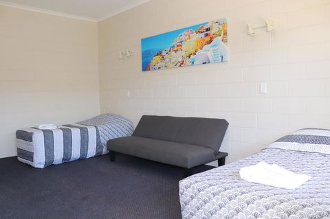 YAL Cairns - A Motel That Makes A Difference - Petrol Stations 23