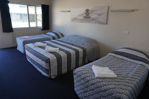 YAL Cairns - A Motel That Makes A Difference - Petrol Stations 1