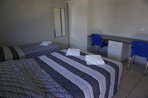 YAL Cairns - A Motel That Makes A Difference - Petrol Stations 32