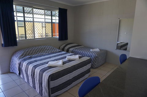 YAL Cairns - A Motel That Makes A Difference - Petrol Stations 30