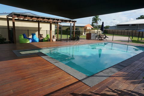 YAL Cairns - A Motel That Makes A Difference - Petrol Stations 0