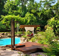 Misty Mountains Rainforest Retreat - Internet Find