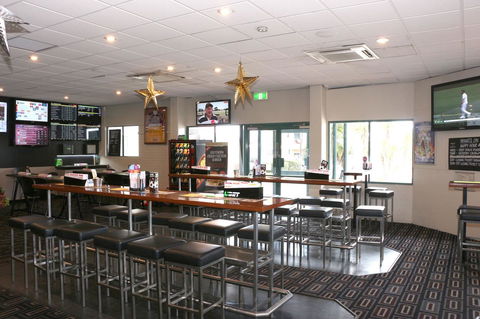 Brighton Hotel - Petrol Stations 16