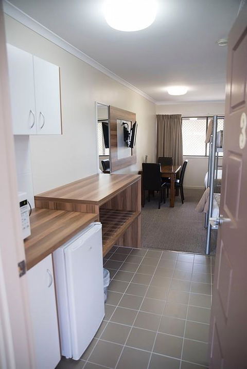 Charleville Motel - Renee 12