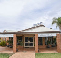 Charleville Motel - Renee