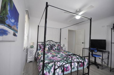 Retro Beach Flat - Internet Find 7