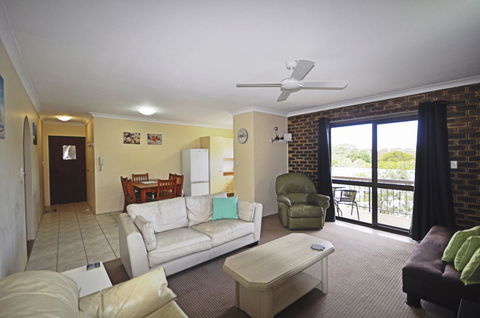 Sands Court On Boyd - Internet Find 10