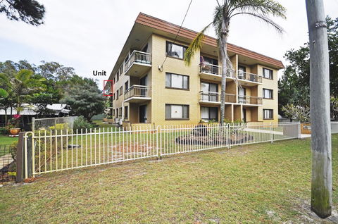 Sands Court On Boyd - Internet Find 11