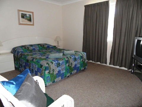 Sylvan Beach Resort - Internet Find 28