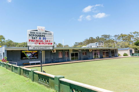 Lowset, Pet Friendly Cottage - Sunset Ave, Bongaree - Internet Find 18