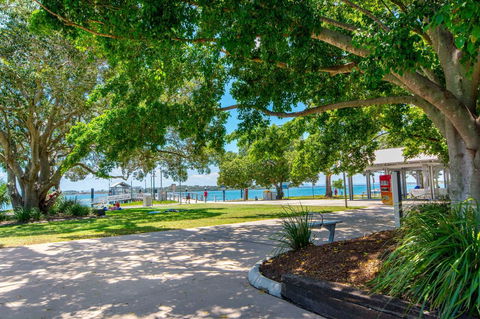 Lowset, Pet Friendly Cottage - Sunset Ave, Bongaree - Internet Find 3