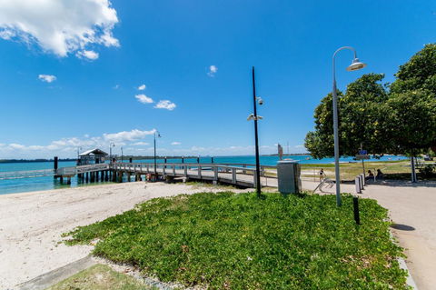 Lowset, Pet Friendly Cottage - Sunset Ave, Bongaree - Internet Find 14