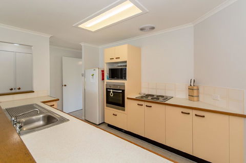 Lowset Home On The Canal - Dolphin Dr, Bongaree - Internet Find 5