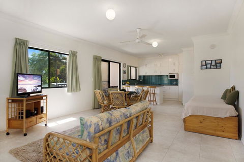 Quiet Location Across From Waterfront - South Esp, Bongaree - Internet Find 12