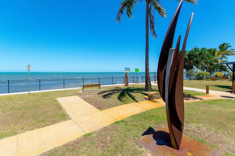 Charm And Comfort In This Ground Floor Unit With Water Views! Welsby Pde, Bongaree - Internet Find 5