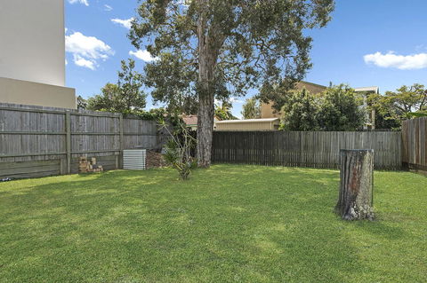 Charm And Comfort In This Ground Floor Unit With Water Views! Welsby Pde, Bongaree - Internet Find 8