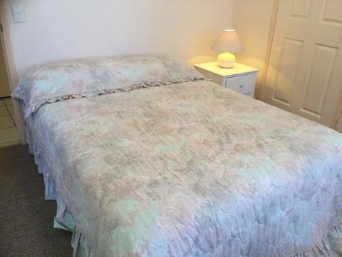 Private Canal Duplex With Pontoon - Oleander Drive, Bongaree - Internet Find 10