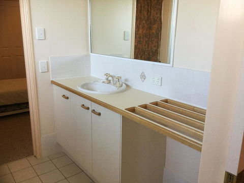 Private Canal Duplex With Pontoon - Oleander Drive, Bongaree - Internet Find 18