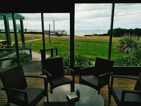 Baudins Accommodation And Restaurant - Qld Realsetate 24