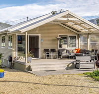 Adventure Bay Holiday Home - Internet Find