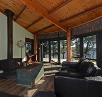 Taylors Bay Cottage - Internet Find