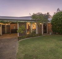 8A Sayers Street - Renee