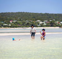 9 Marshall Street - Large Family Holiday Home just Metres to the Beach - Renee