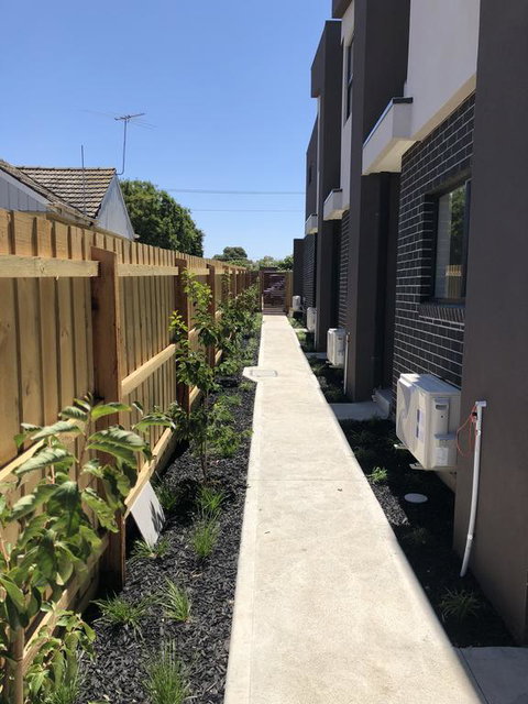 A Brand New Private Townhouse - Qld Realsetate 3