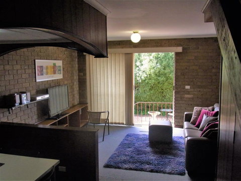 A Furnished Townhouse In Goulburn - Swimm 0