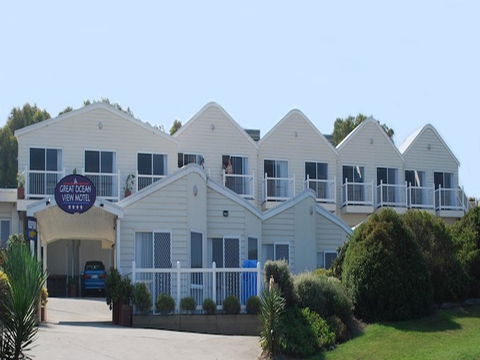 A Great Ocean View Motel - Petrol Stations 2