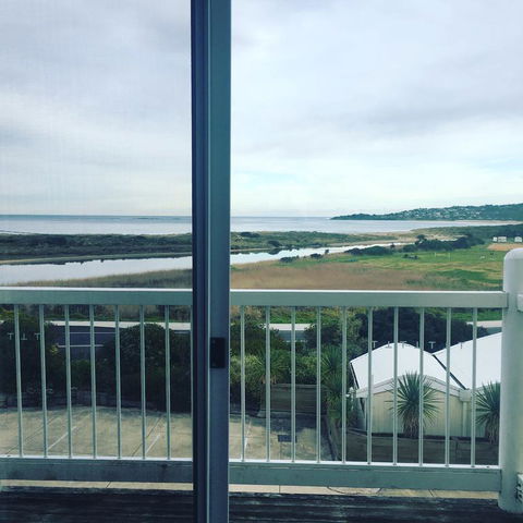 A Great Ocean View Motel - Petrol Stations 3