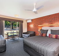 AAt 28 Goldsmith Motel - Internet Find