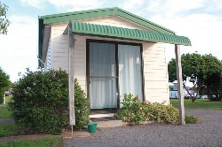 Abel Tasman Cabins Devonport - Renee 2