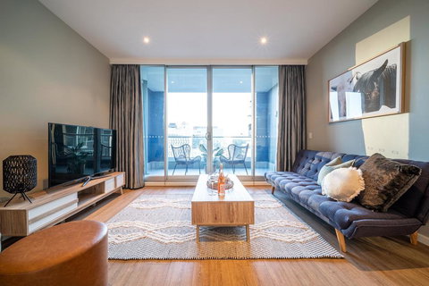 Above The Square On Hindmarsh-Pool - Gym - Carpark - Internet Find 0