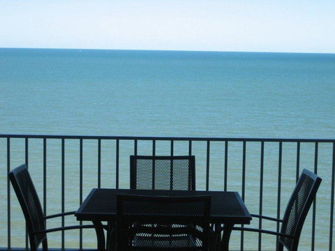 Absolute Beachfront With Million Dollar Views - Renee 0