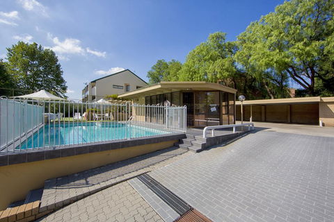 Accommodate Canberra - Kingston Court - Internet Find 2