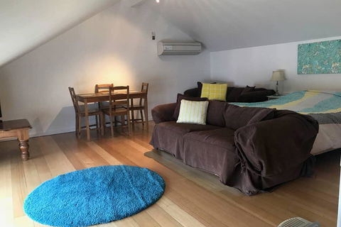 Adelaide Close CBD Large Private Studio Apartment In St Peters - Renee 1