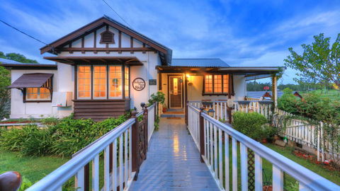 Andavine House - Bed & Breakfast - Internet Find 1