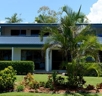 Apollo Jewel Beachfront Apartments - Internet Find