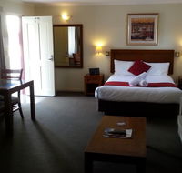 Armidale Pines Motel - Renee